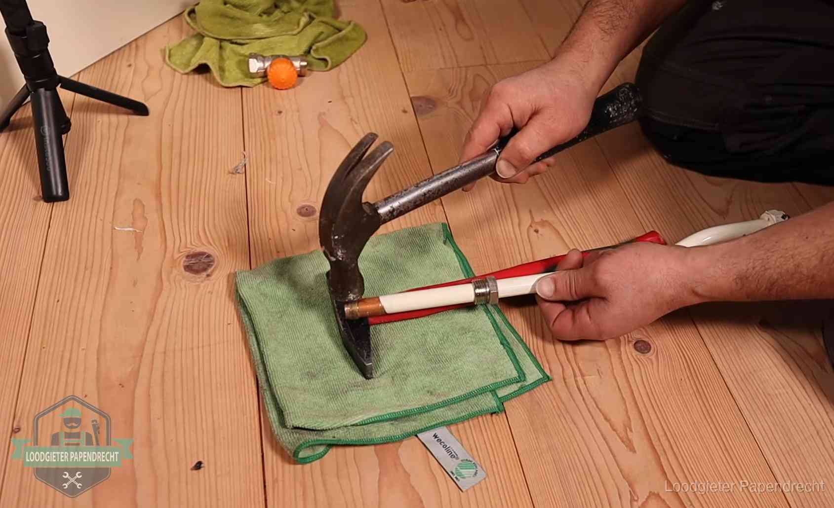 Geimproviseerd gereedschap bij een klus in Papendrecht, een teken om op te letten wie je binnenhaalt